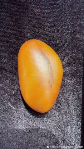 新疆和田玉籽料原石 79.5克 独籽无修型 真皮真色 金包银的料子 皮子
